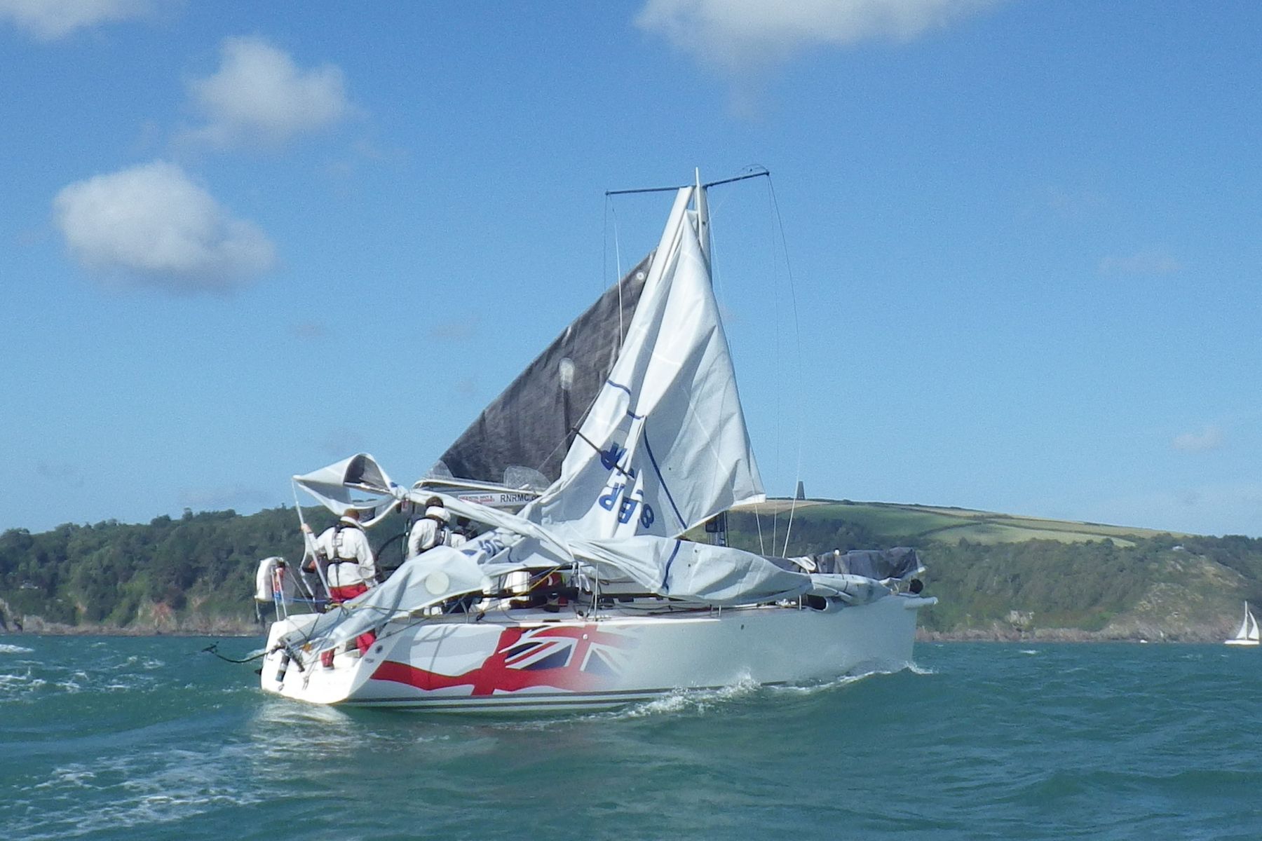 Yacht dismasted whilst racing in Dartmouth Regatta